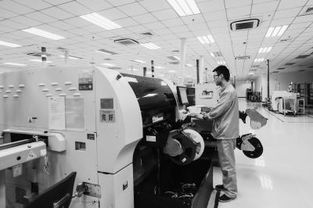 探訪智能工廠 技術(shù)開發(fā)驅(qū)動(dòng)智慧顯威力，生產(chǎn)效率提升四成多